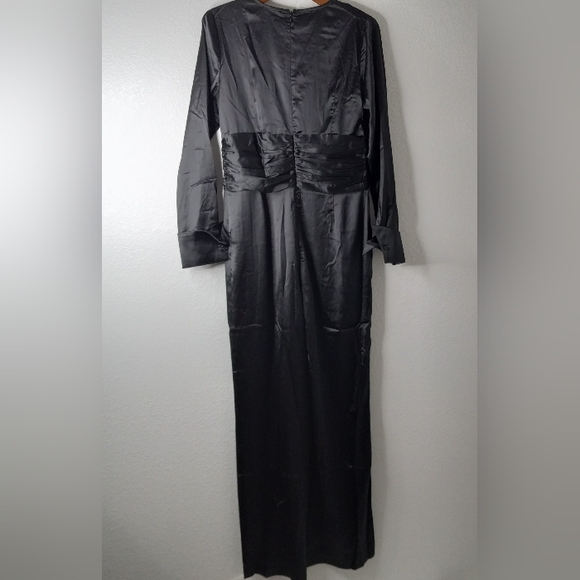 Fashion Nova L What You Don't See Satin Jumpsuit New in Black - Picture 9 of 11